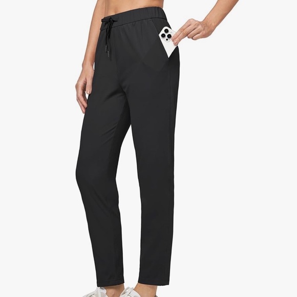WILLIT Pants - Black Jogger Pant